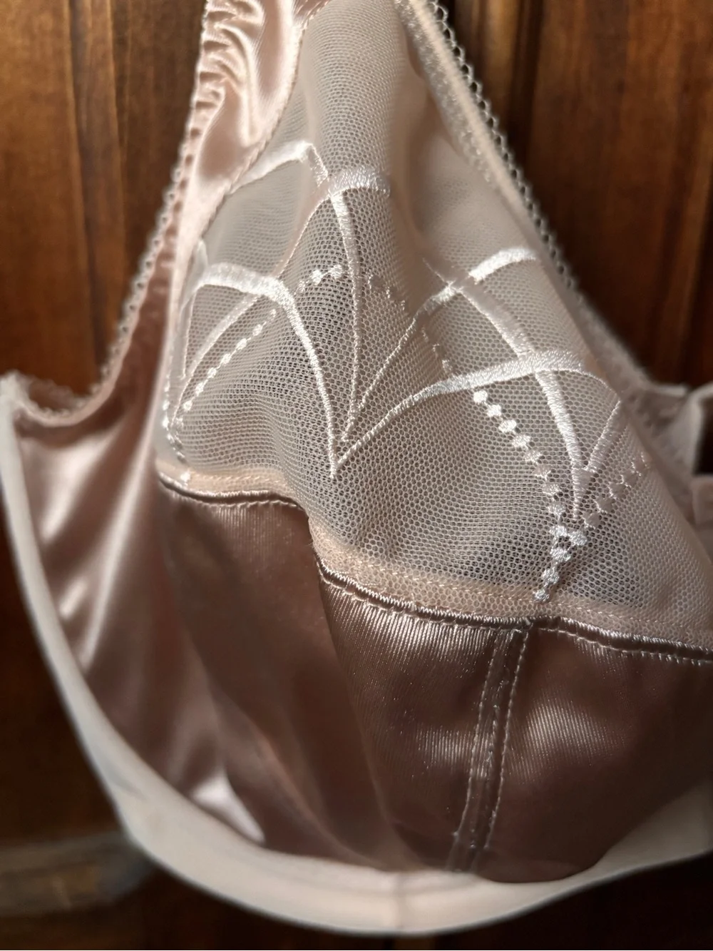 Elomi Full-Coverage Satin & Embroidered Bra in Blush